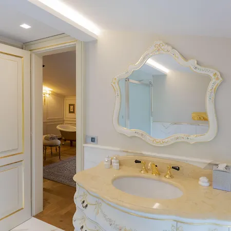 Valentini Bonaparte Hotel *